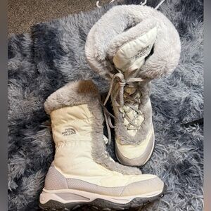 North Face Women snow boots